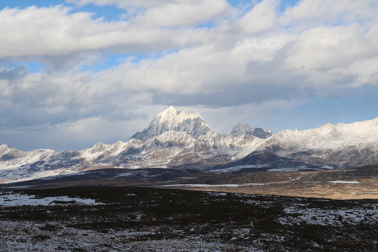 雅拉雪山