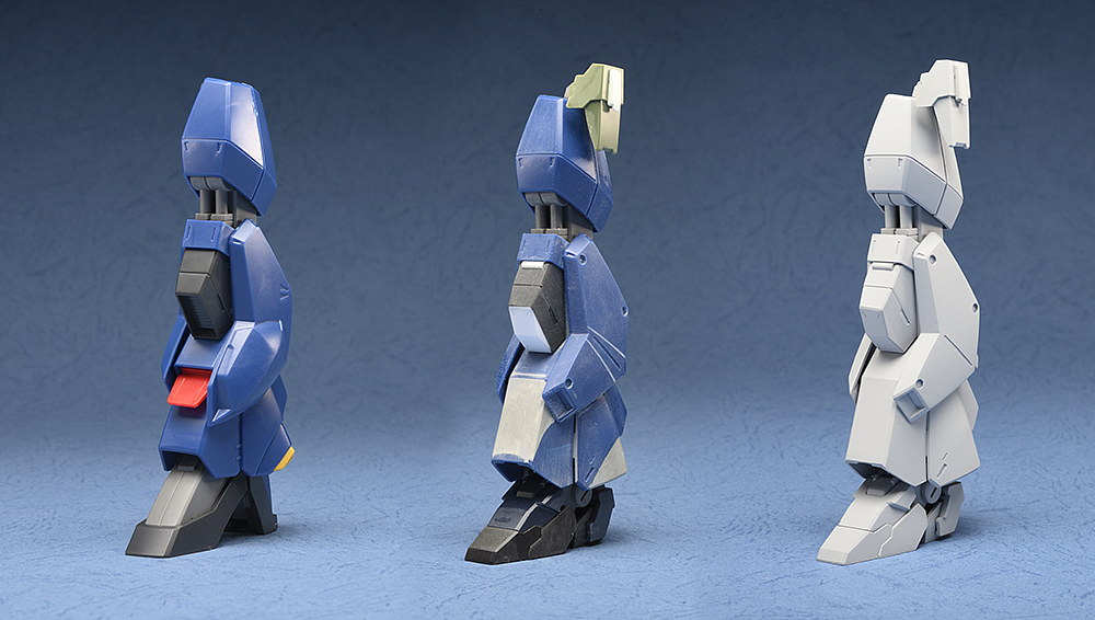 腿部主体使用HG巴扎姆的腿部,填补了散热口,用AB补土修改了前端的造型,使其脱离巴扎姆原有的影响,脚掌使用了报丧女妖的零件,只要替换掉脚踝连接件就能直接装上去,这部分省了不少功夫,而侧裙甲因为没法装在腰部所以定点换到了大腿上。