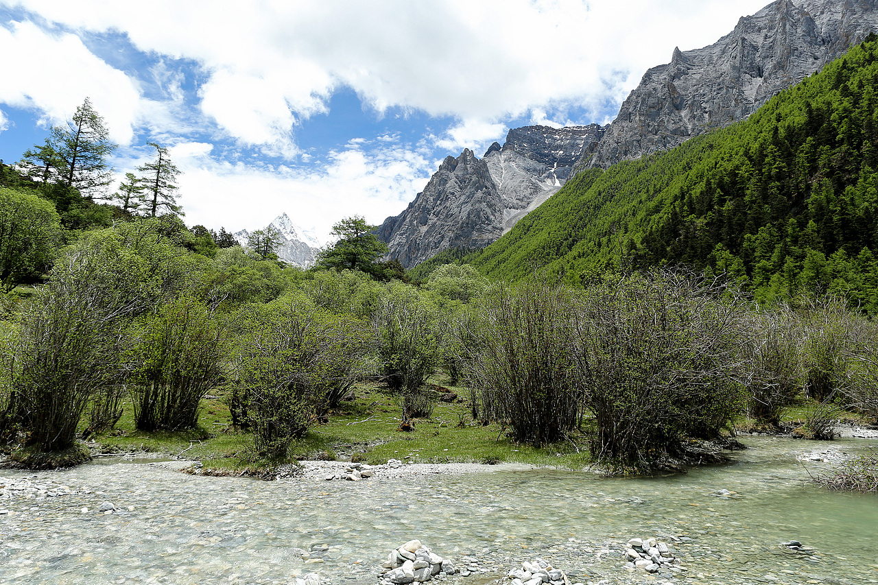 稻城亚丁（图ZODI1NDA3NjA=） - 风光摄影 - 站酷设计师fjj007原创素材 - 站酷ZCOOL