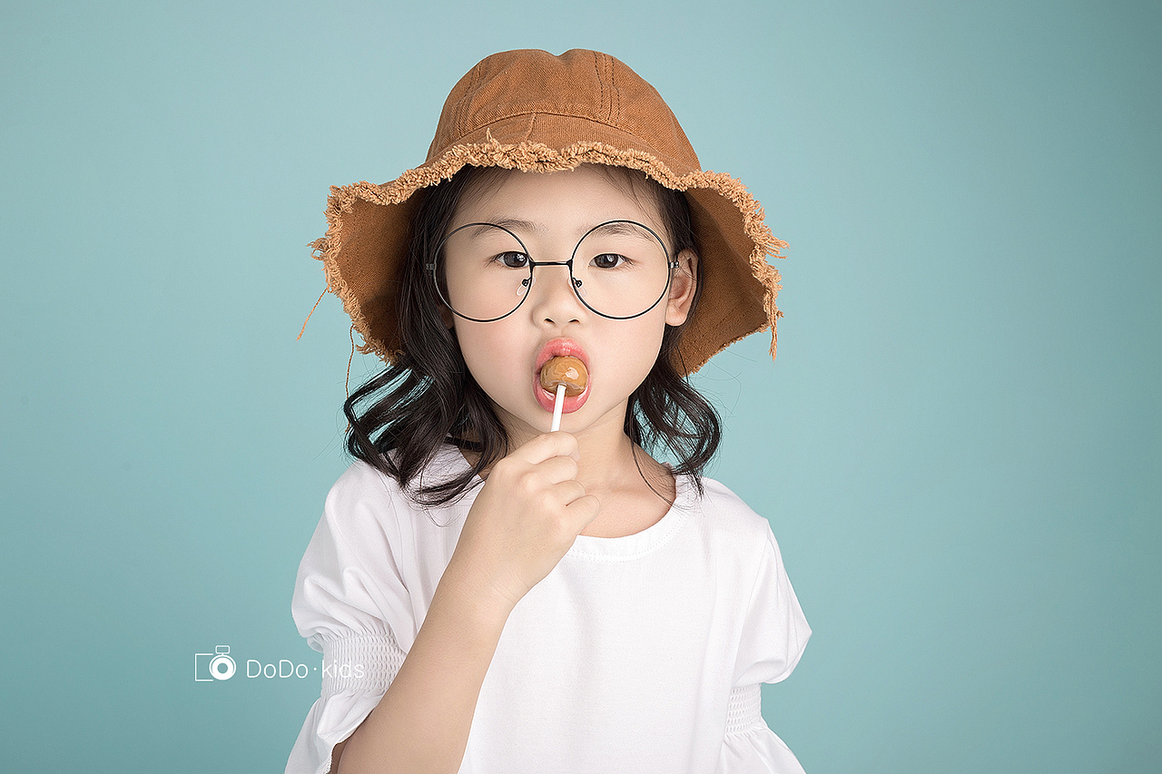 一来拍照就嘟嘴巴