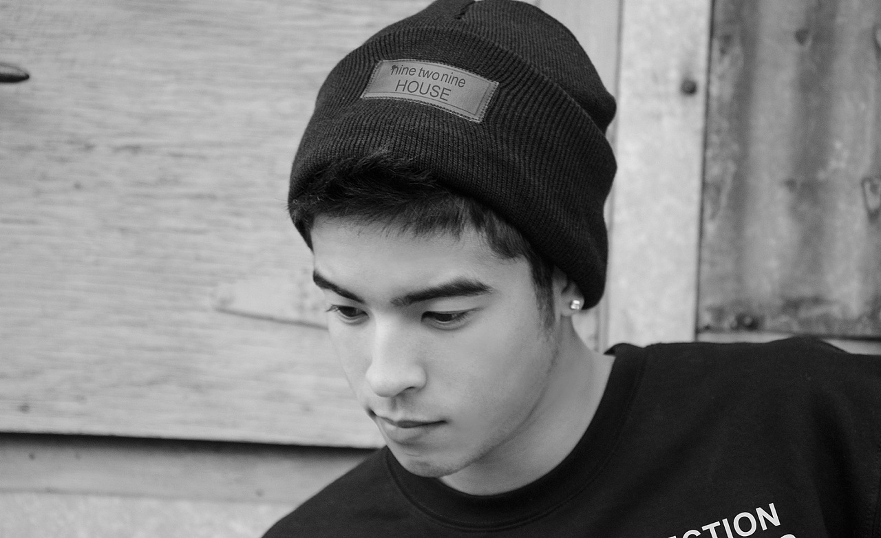 NTN韩国潮牌全案设计（图ZMjcwNzc4OTQw） - 品牌 - 站酷设计师红方品牌设计原创素材 - 站酷ZCOOL