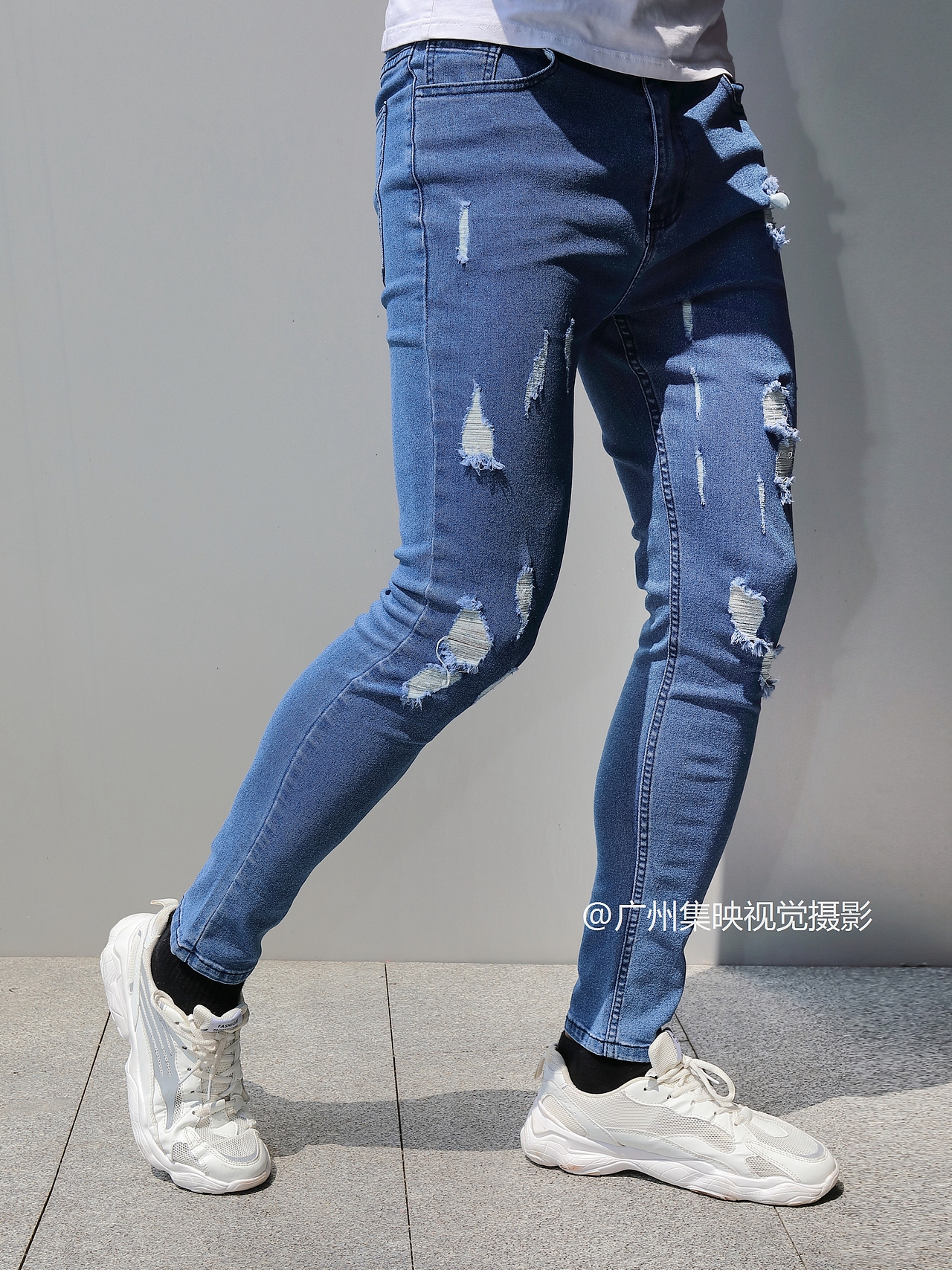 分享收藏潮流板鞋拍照 运动女鞋网拍 电商鞋子拍摄 纯背景拍图经典