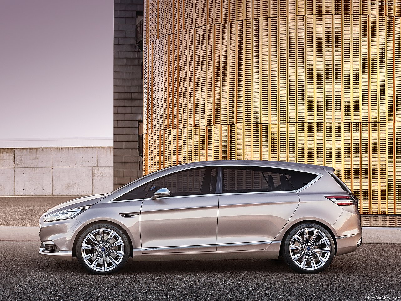 2014年意大利米兰家具展-----福特S-Max Vignale 概念车（图ZMTU1Mzg3ODA=） - 机械/交通 - 站酷设计师benn原创素材 - 站酷ZCOOL