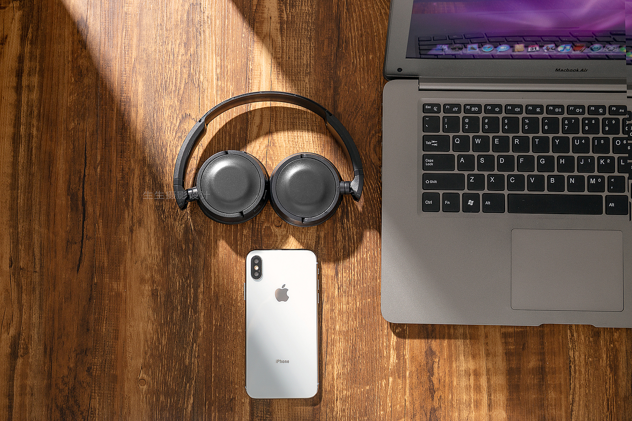 头戴耳机 蓝牙耳机 电商场景实拍（图ZMTMwOTA1MTQ0） - 产品摄影 - 站酷设计师生生视觉原创素材 - 站酷ZCOOL