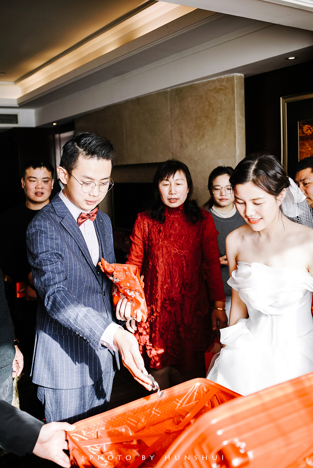 混水纪实摄影｜婚礼跟拍｜云裘一袖的流光（图ZMjM5NDI3MTk2） - 人文/纪实摄影 - 站酷设计师摄影师混水原创素材 - 站酷ZCOOL