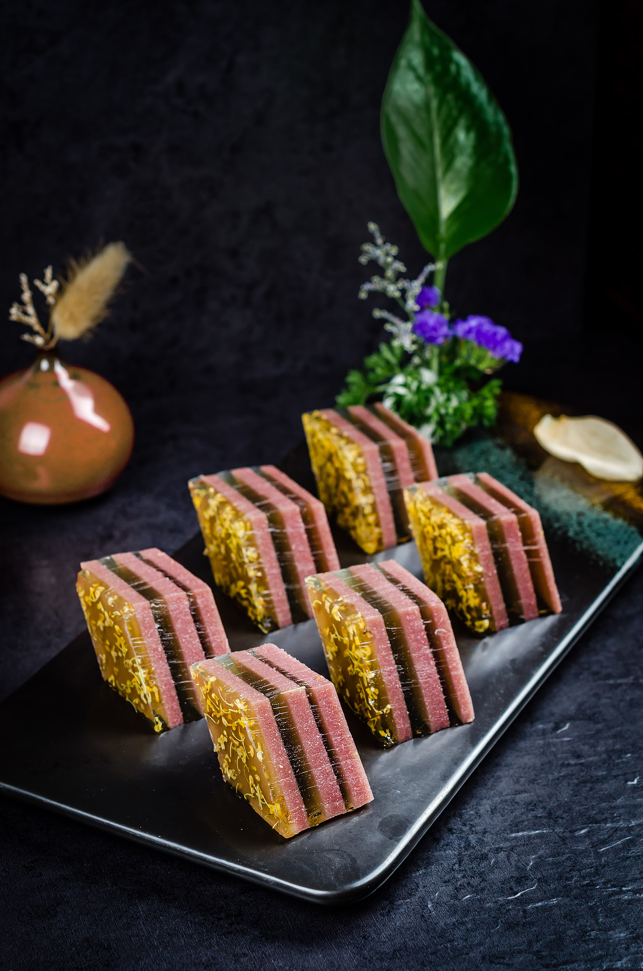 #榴莲天鹅酥# #金桂花红豆糕#（图ZMTE2NzAxMTYw） - 产品摄影 - 站酷设计师小小小爱丽丝原创素材 - 站酷ZCOOL