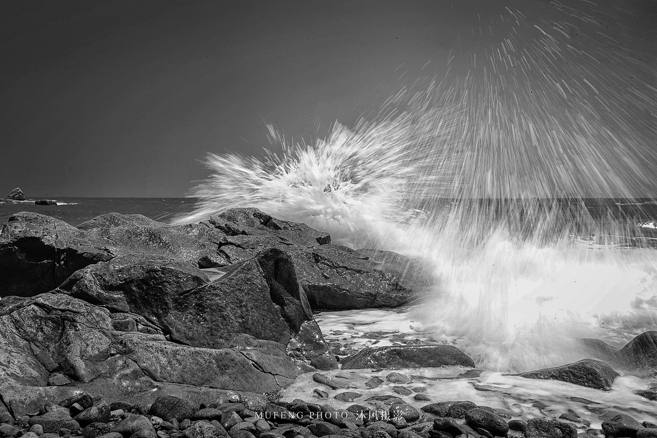 黑白浪花摄影之惊涛拍岸