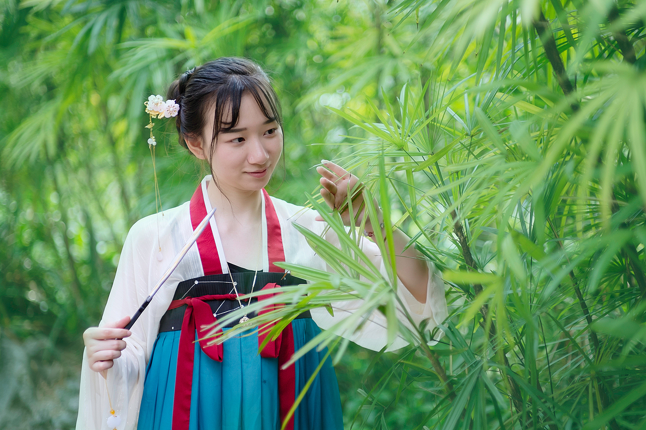 汉服约拍（图ZMTU0MDYxMTYw） - 人像摄影 - 站酷设计师禾摄映画原创素材 - 站酷ZCOOL