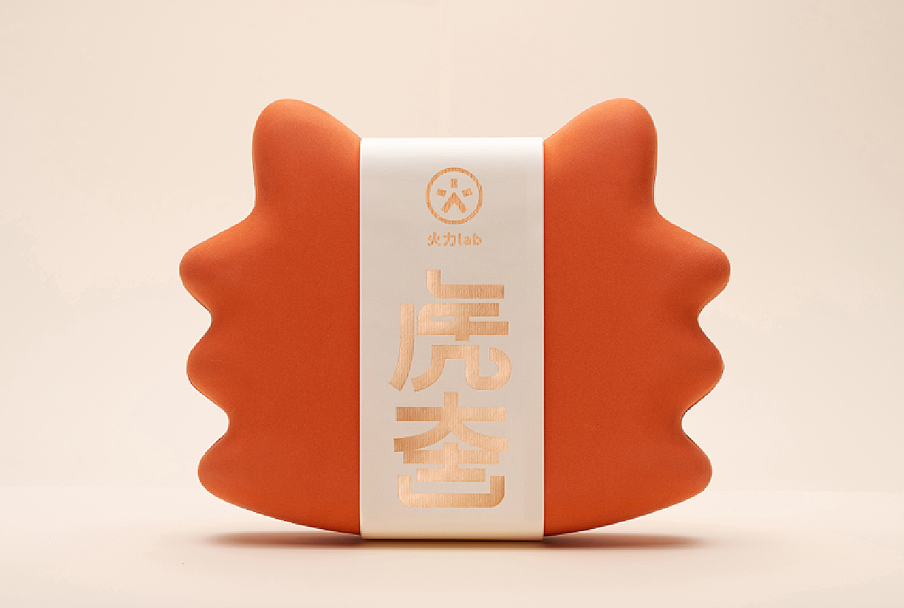 ·礼盒配置·<br><br>萌虎外盒*1个<br>滇红红螺*150g<br>胖虎表情包利是封新*1套6个<br>胖虎表情包杯垫*1套6个<br>心意贺年卡*1张<br>产品折页*1份<br>手提袋*1个