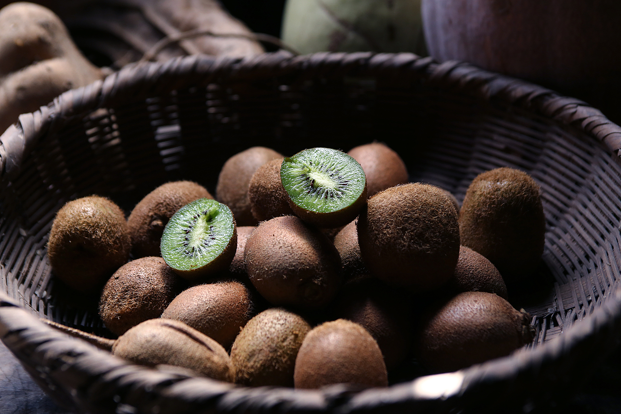 野山果 奇异果 古风 自然朴素美食拍摄 水果特产拍摄（图ZNjEwMjk2NDg=） - 产品摄影 - 站酷设计师1819摄影工作室原创素材 - 站酷ZCOOL