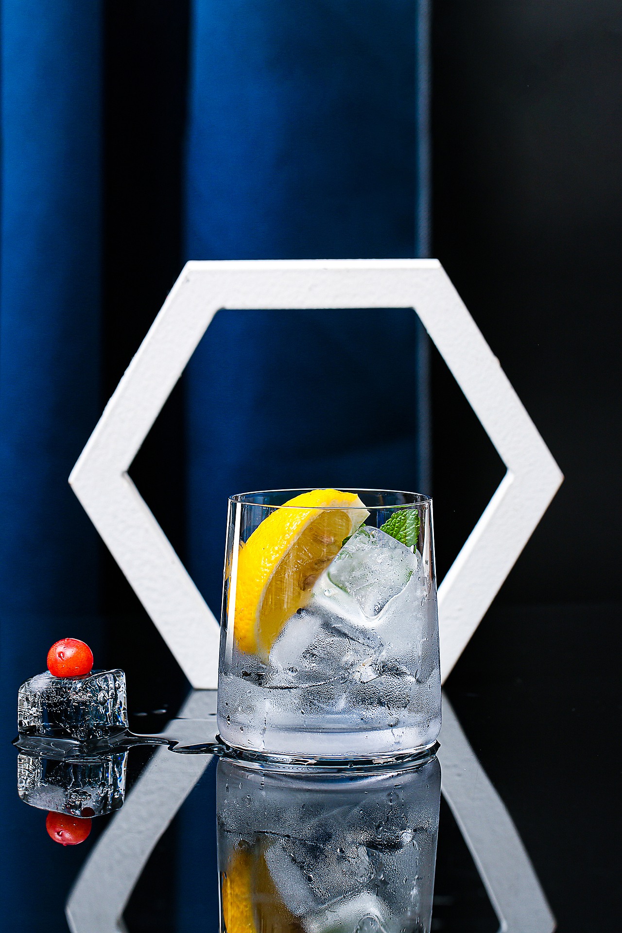 水晶杯 ins玻璃杯 威士忌酒杯 洋酒杯拍摄