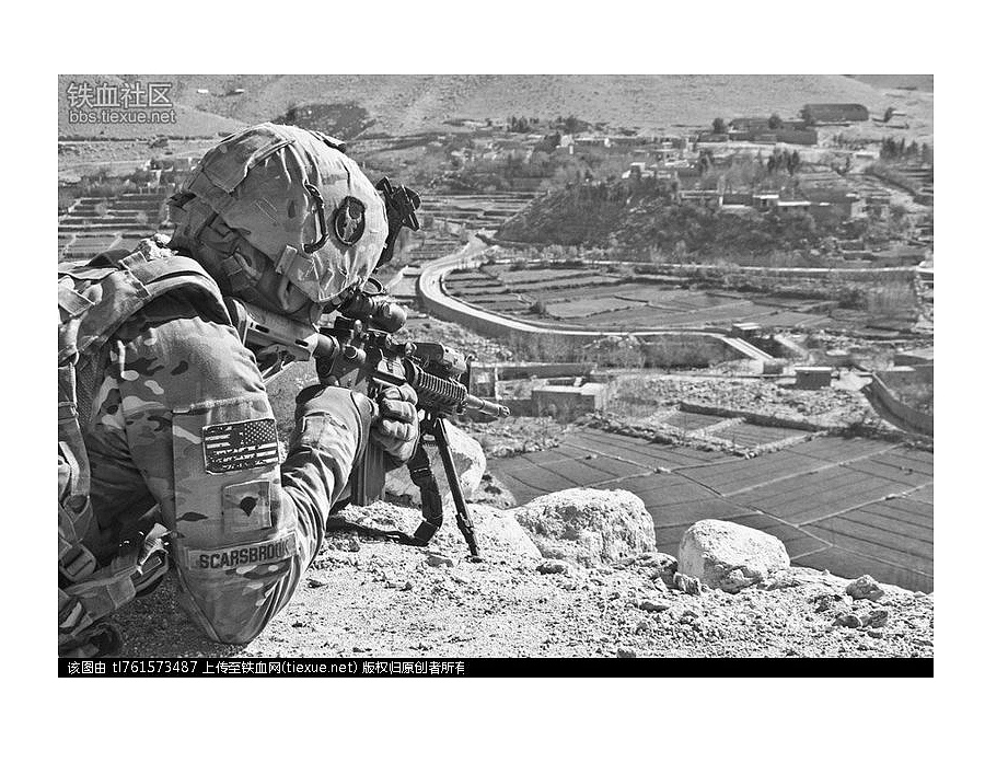 PS战争合成海报