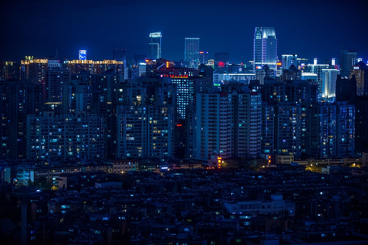 原创-昆明 晚霞 城市灯火 建筑 在人间