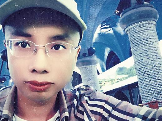 杨大侠时尚海报|在爱情里没有被动的人，作家杨大侠杨科寄语爱你就要全力以赴才有价值