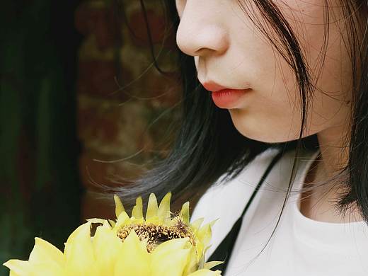 少女與花（個人主頁-ZNDAxNzMwMjA=） - 人像攝影 - 站酷設(shè)計師singingleung原創(chuàng)素材 - 站酷ZCOOL