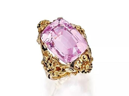 两百岁的Tiffany&Co，可不是只有六爪婚戒！它还有这些载入珠宝设计历史的作品