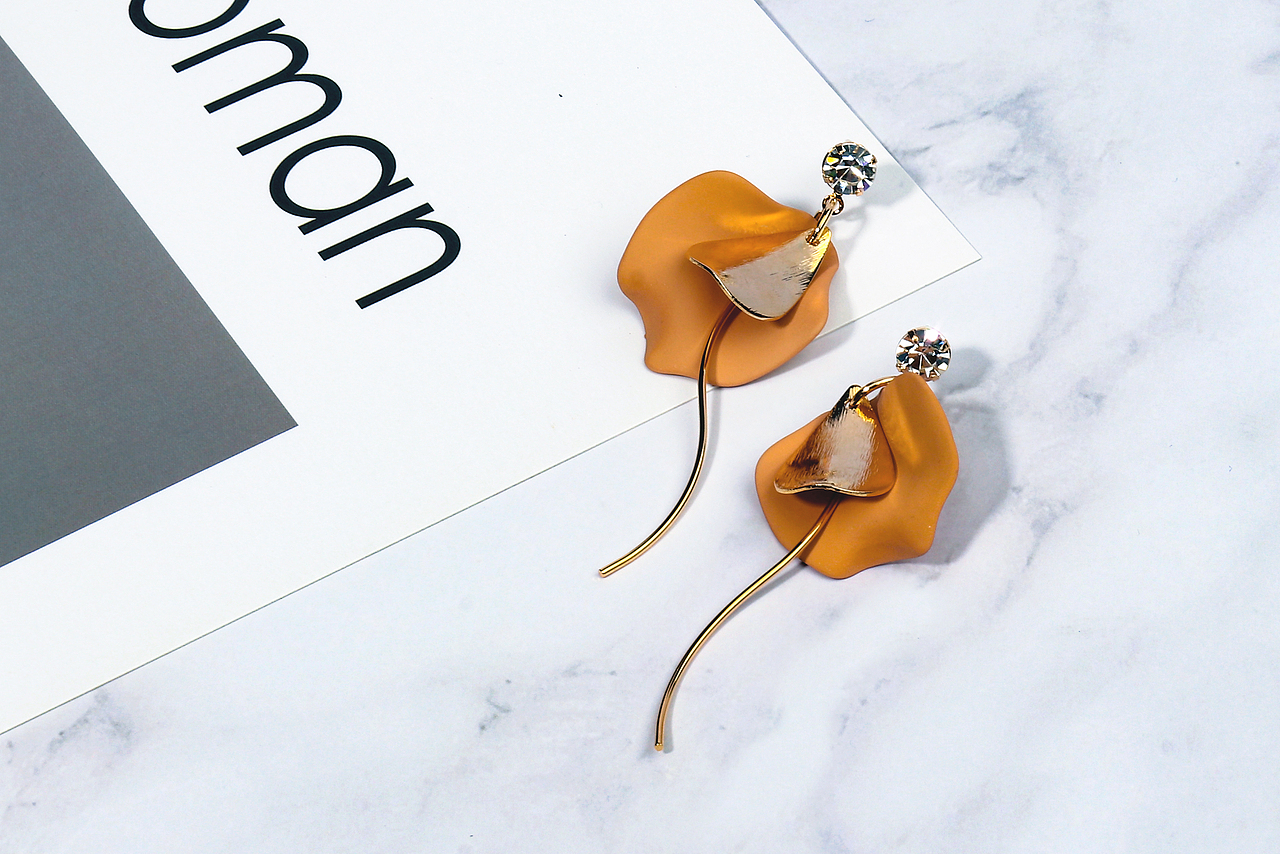 耳环室内杂志风摄影