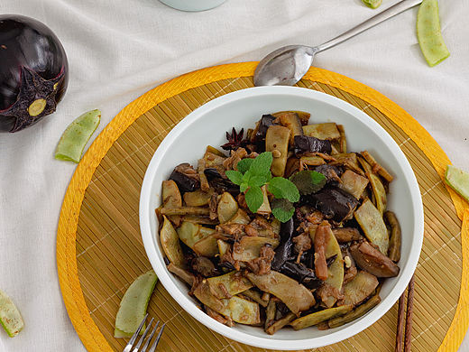 自然光美食摄影：茄子焖豆角