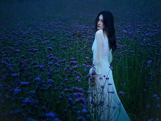 误入花海（个人主页-ZNTQ4OTMyMjA=） - 人像摄影 - 站酷设计师钟秋杰原创素材 - 站酷ZCOOL