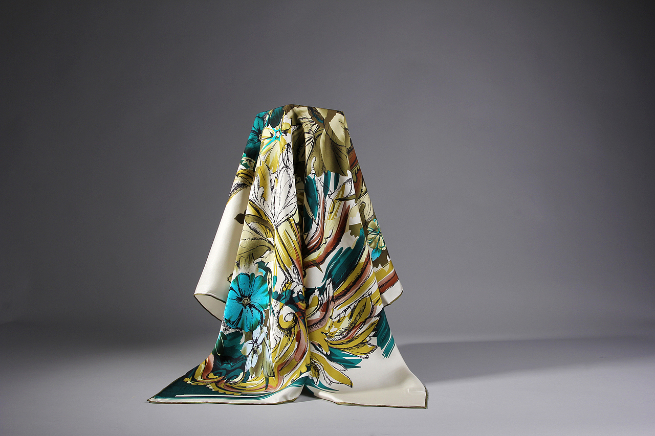 丝巾静物拍摄（图ZMjEzMDc0NTI=） - 产品摄影 - 站酷设计师Nash_jiang原创素材 - 站酷ZCOOL