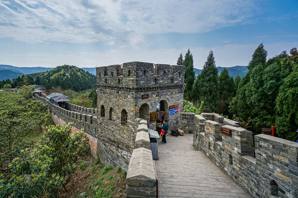 成都洛带镇金龙长城游记