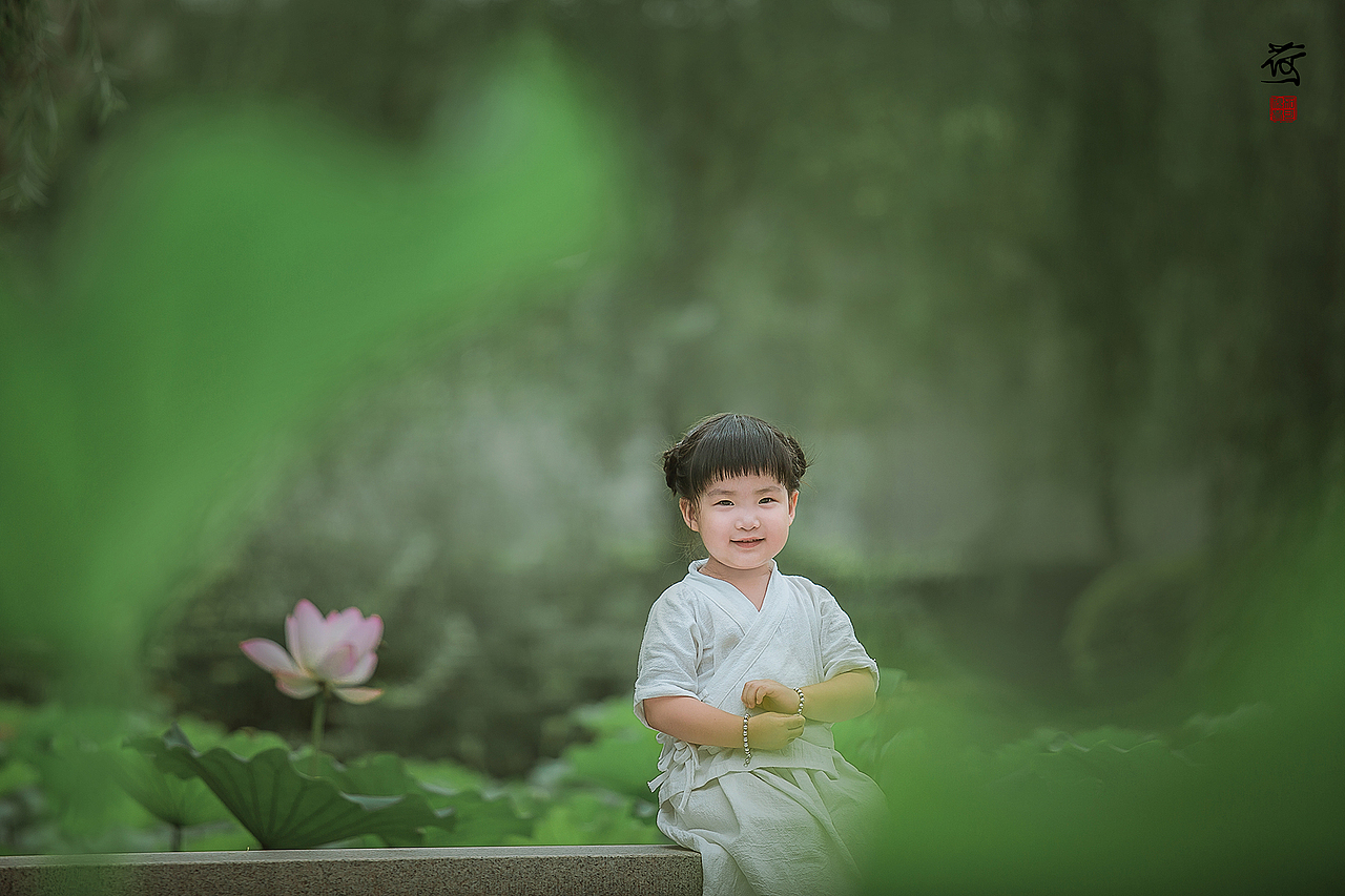 夏-雨荷（图ZMTQxNTkxMTMy） - 人像摄影 - 站酷设计师摄影师鬼微原创素材 - 站酷ZCOOL