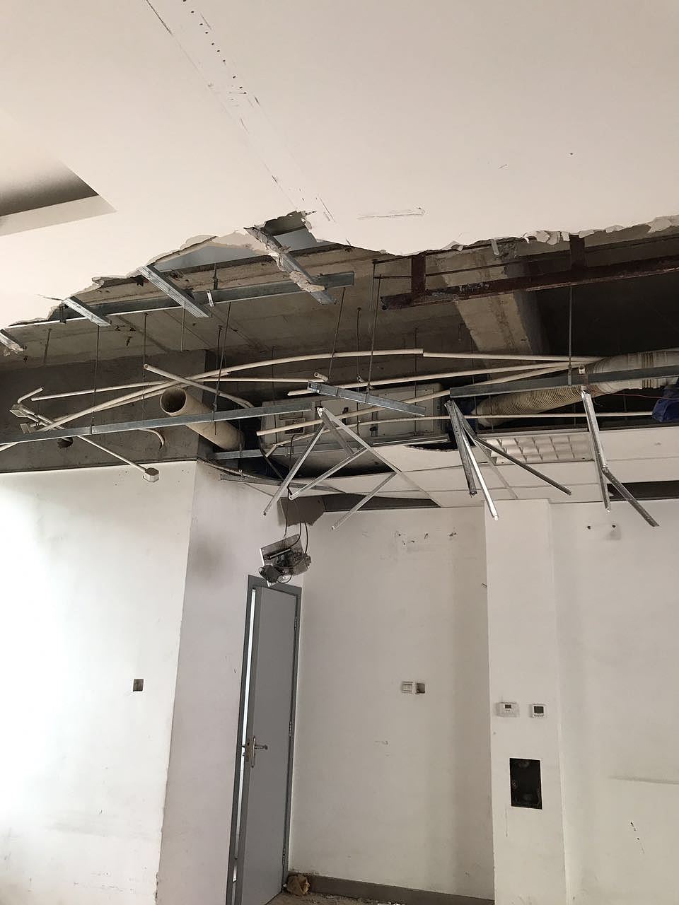 remax内蒙古办事处设计（图ZOTg0MTg2Njg=） - 展陈设计 - 站酷设计师睿点设计原创素材 - 站酷ZCOOL