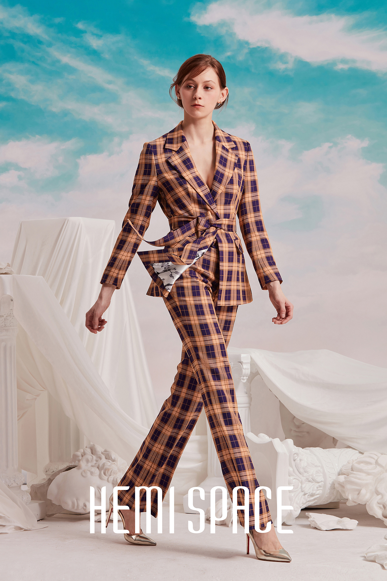  [高定西服拍摄]女士高端服装摄影棚大片lookbook拍摄