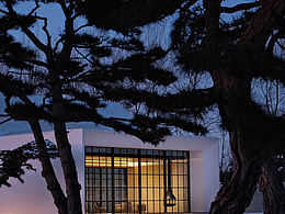 夜晚的松美术馆