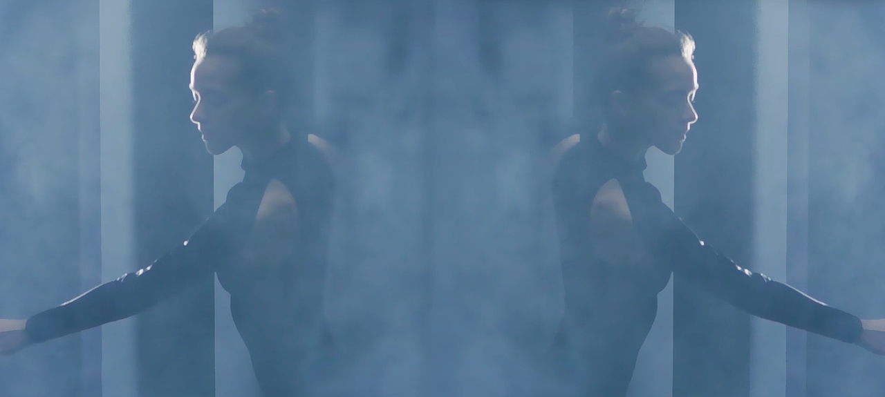 卡姿兰黑天鹅粉底液花絮视频