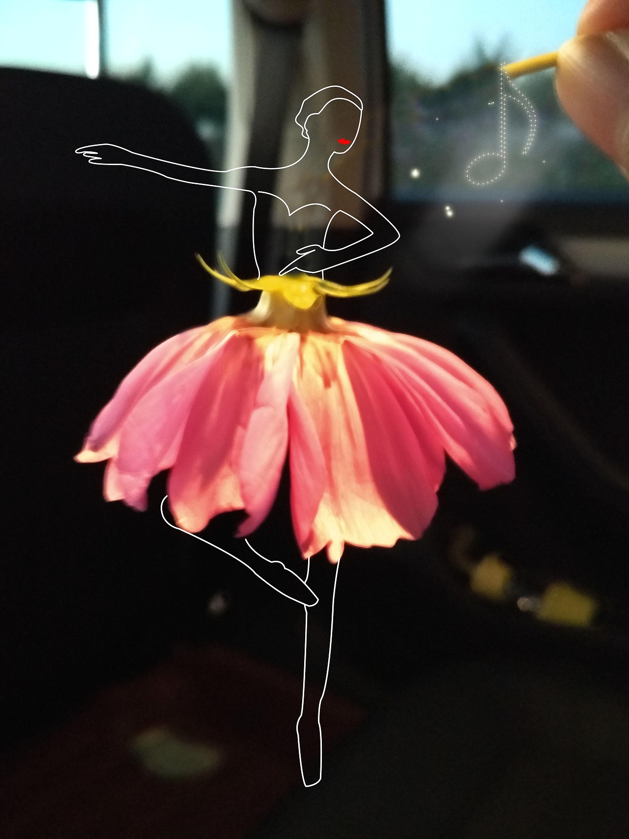 推球的人，跳舞的人。