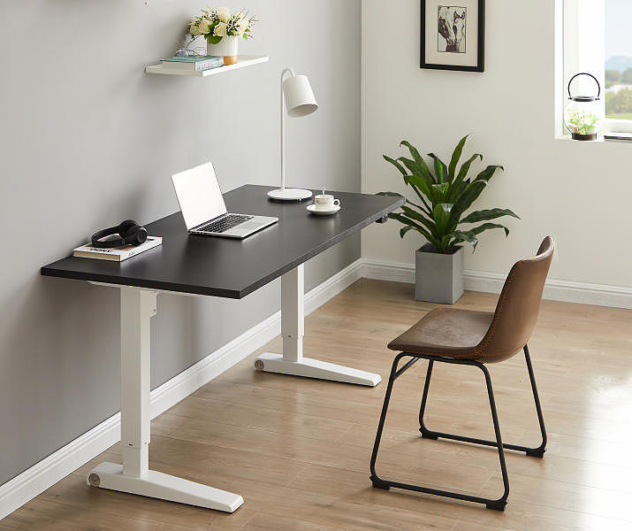 东莞家具摄影,家具拍摄,家居电脑桌现场拍摄图