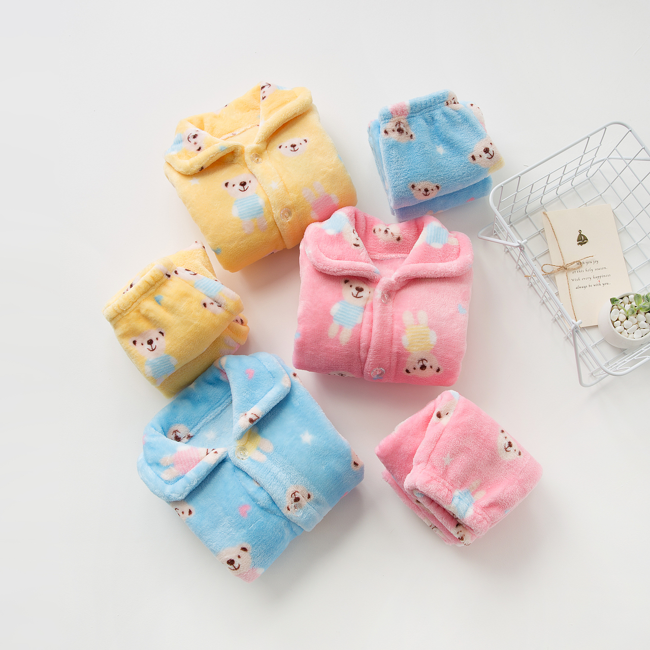 9年专注服装创意平铺挂拍中外模特拍摄专业摄影团队