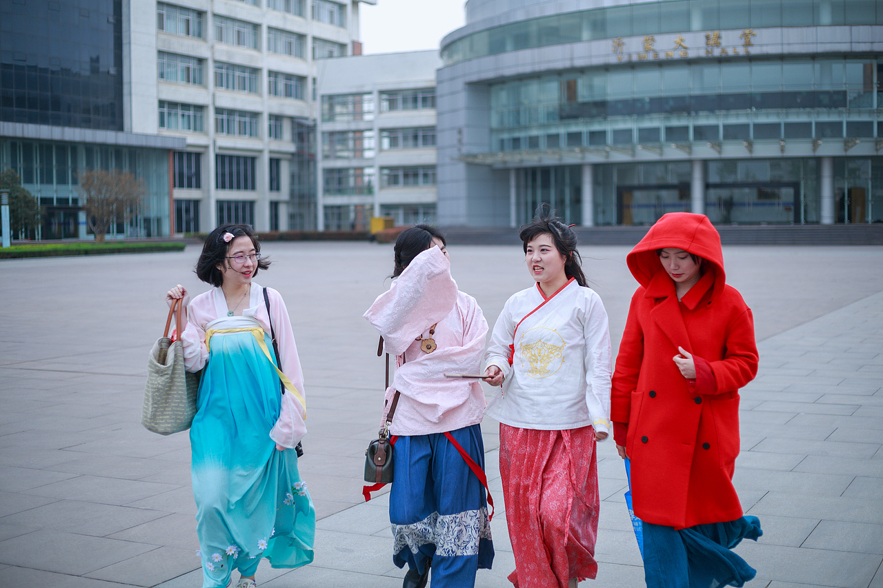 美乎呓汉 着我汉家衣裳