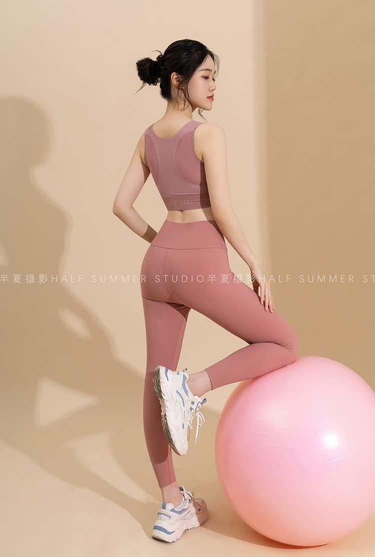 瑜伽服模特拍摄案例