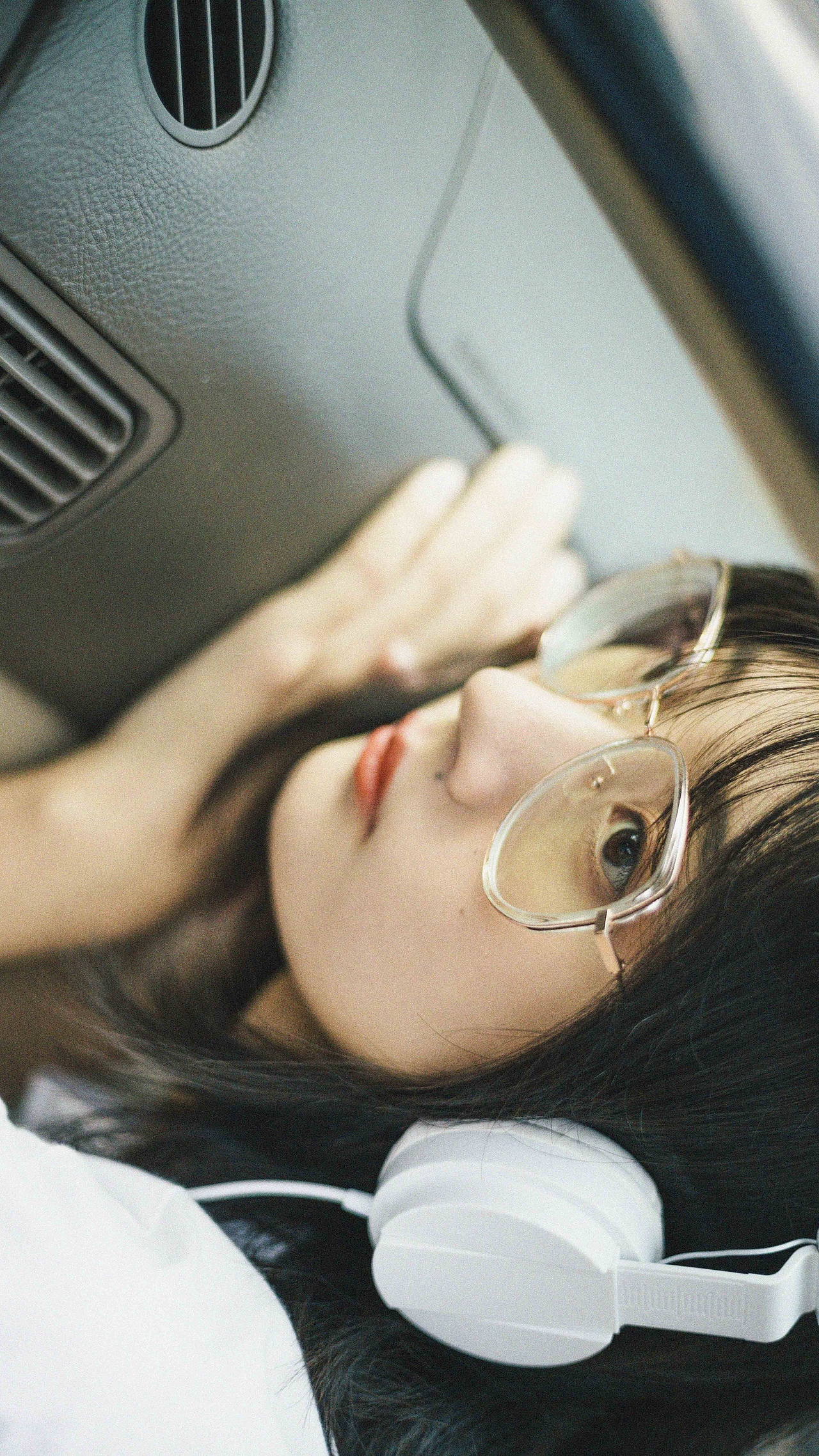 那就请大家歪头查看🌝（图ZMzAyODc5OTE2） - 人像摄影 - 站酷设计师鱼干Y原创素材 - 站酷ZCOOL