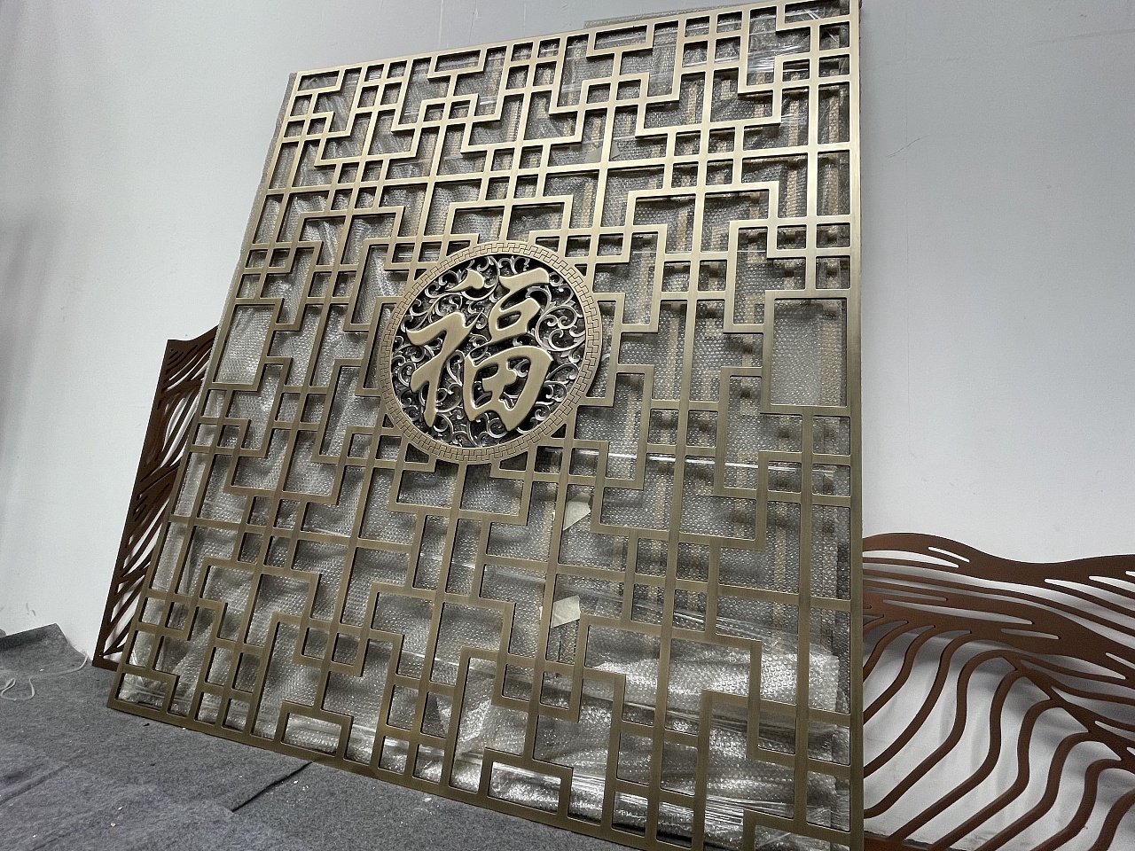 铝板雕刻屏风 新中式铝板雕刻屏风