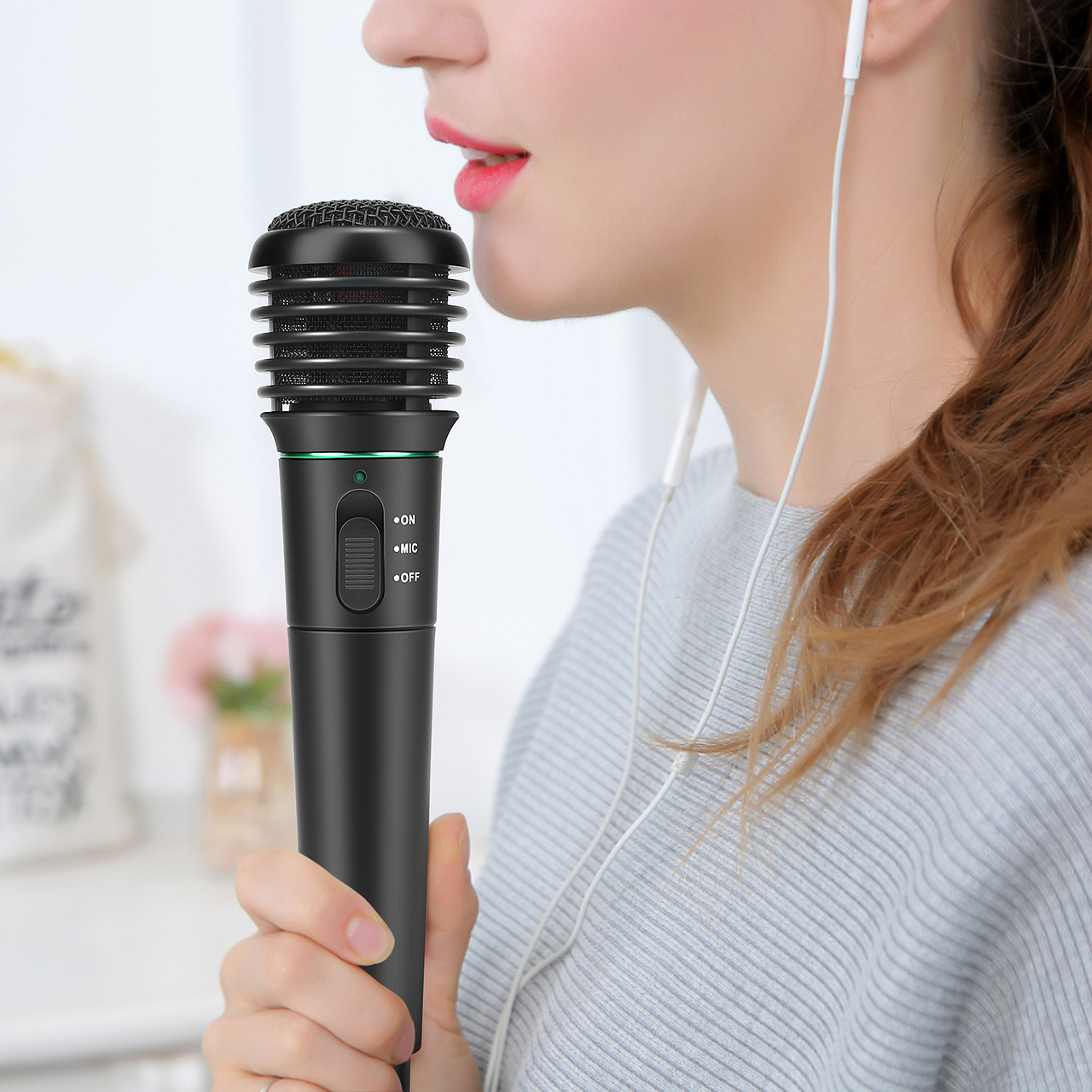 手持有线无线两用麦克风