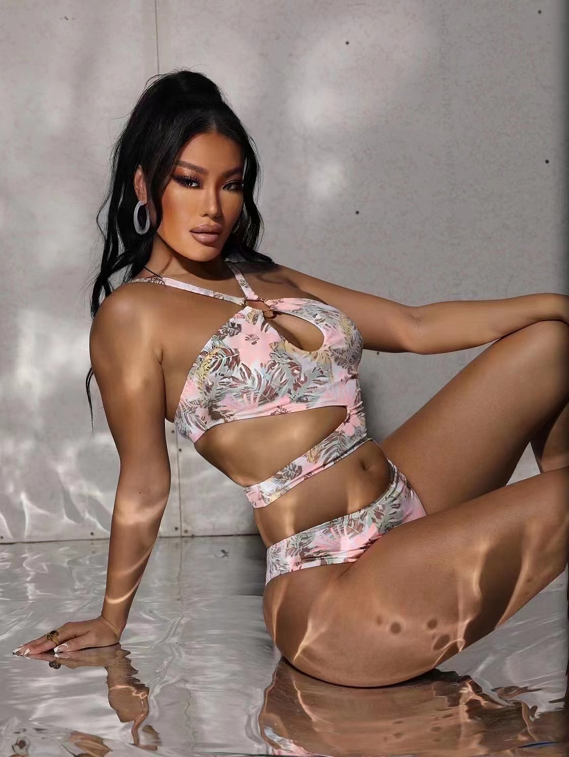 中国小麦色欧美女模 泳衣拍摄