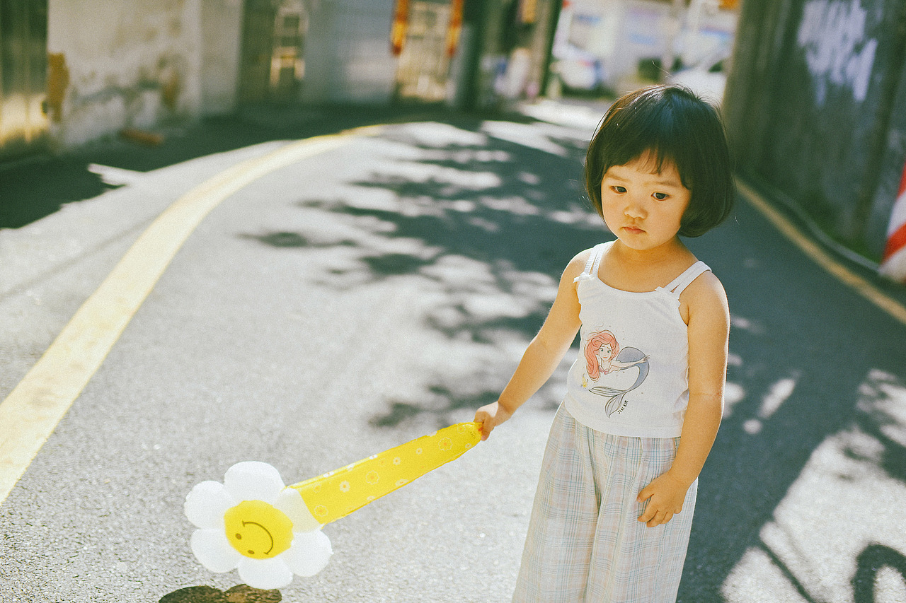 夏天、樹影、蟬鳴、冰糕、音樂、好心情（图ZMzcwNjc1MzYw） - 人像摄影 - 站酷设计师刘豌豆豆豆小姐原创素材 - 站酷ZCOOL