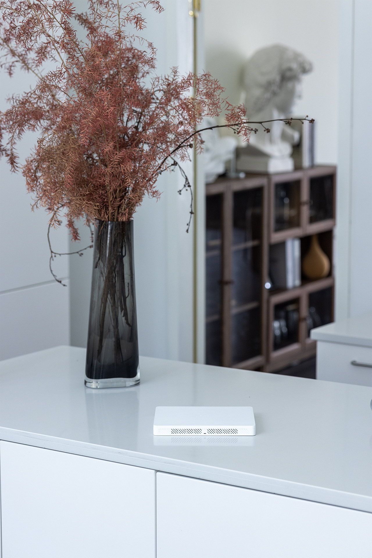 中兴晴天墙面路由器