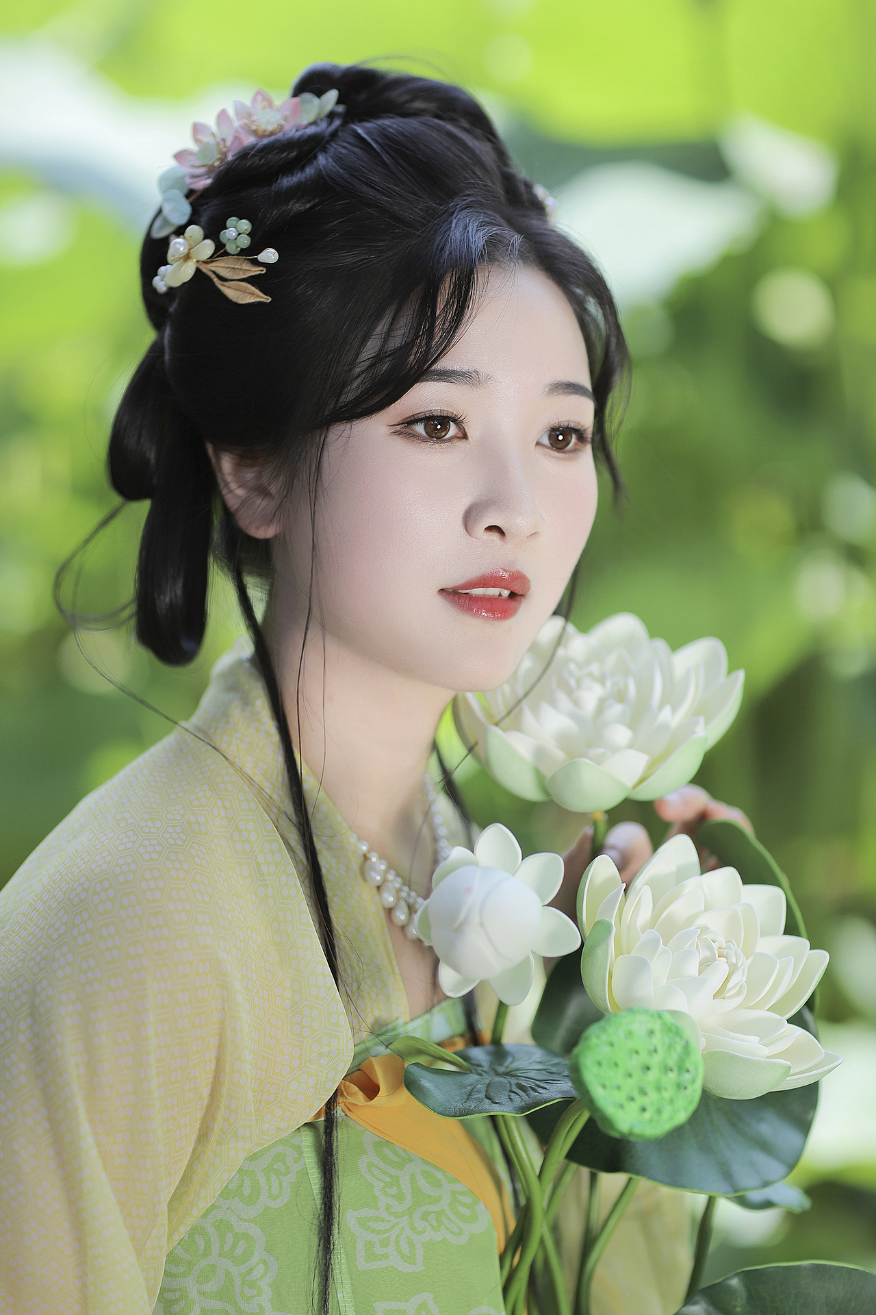 客片｜夏日荷花可爱少女汉服写真（图ZMzA5ODExNzE2） - 人像摄影 - 站酷设计师成都摄影安静原创素材 - 站酷ZCOOL