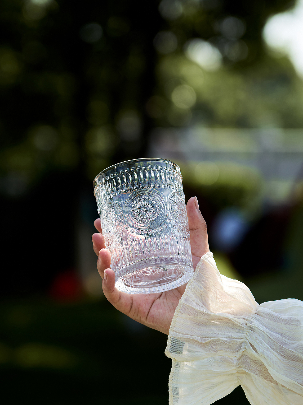 玻璃杯室外拍摄（南昌的天气真的很热）（图ZMzA3MjQ0MTgw） - 产品摄影 - 站酷设计师视觉传达摄影原创素材 - 站酷ZCOOL