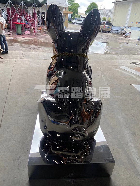 商业网红街镜面不锈钢雕塑美陈潮牌摆件