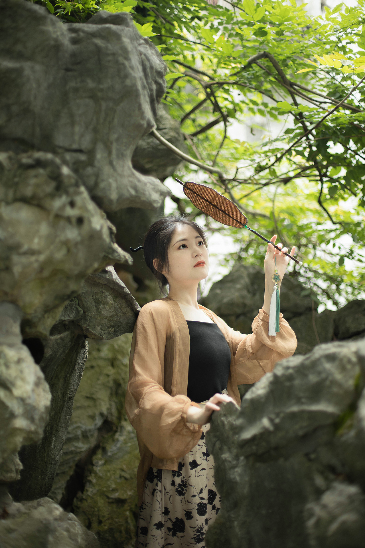 正值煙雨朦朧時(shí)（圖ZMzQyMjIxMjI0） - 人像攝影 - 站酷設(shè)計(jì)師今尋本尋Kairos原創(chuàng)素材 - 站酷ZCOOL