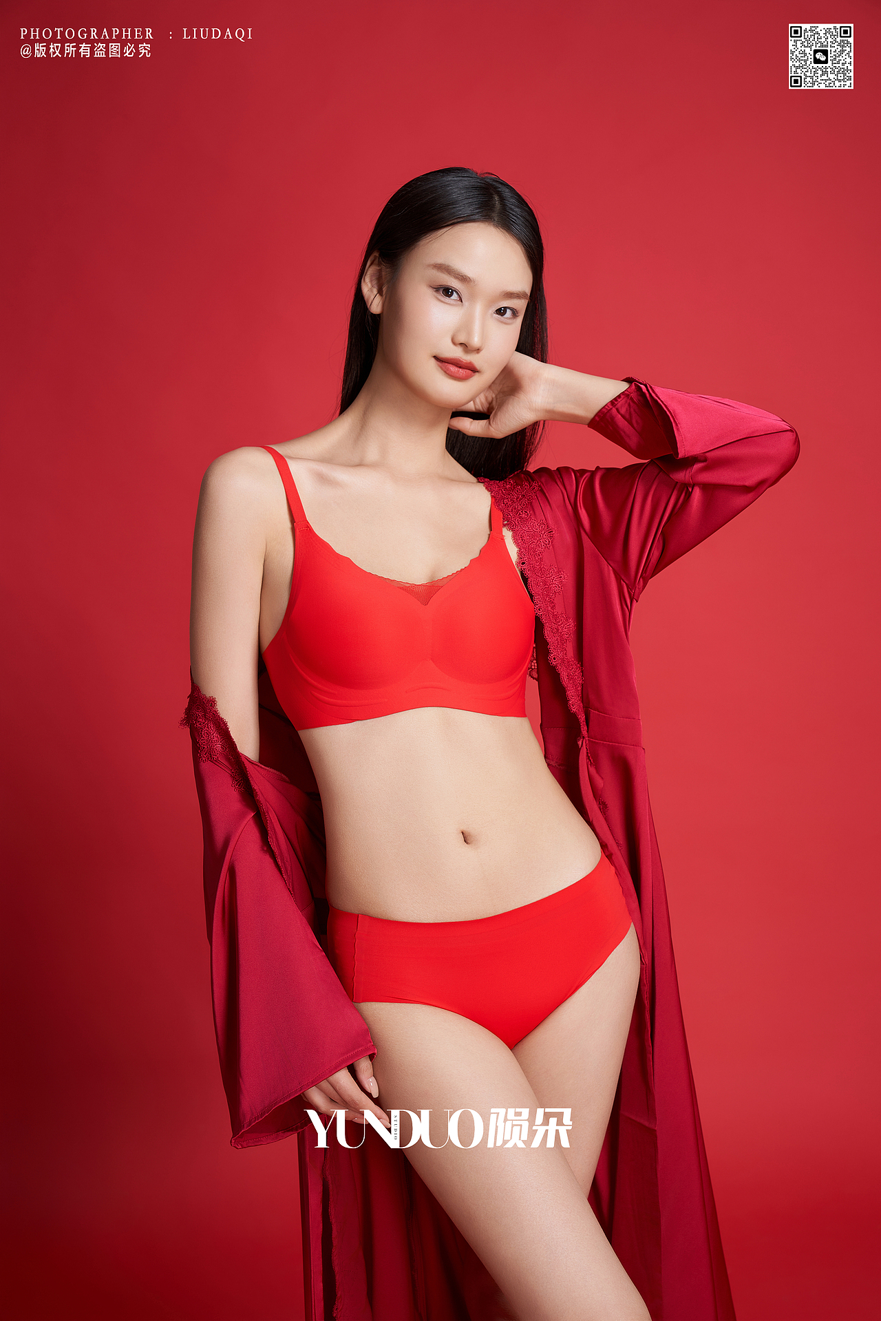 高级感内衣 文胸 吊带 美背 拍摄 新年主题内衣