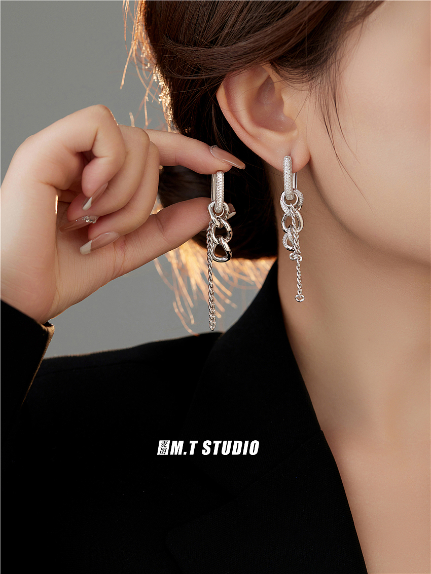 无头风模特氛围感耳钉珍珠项链拍摄（图ZMzM0NTEwNjYw） - 人像摄影 - 站酷设计师麦图商业摄影原创素材 - 站酷ZCOOL