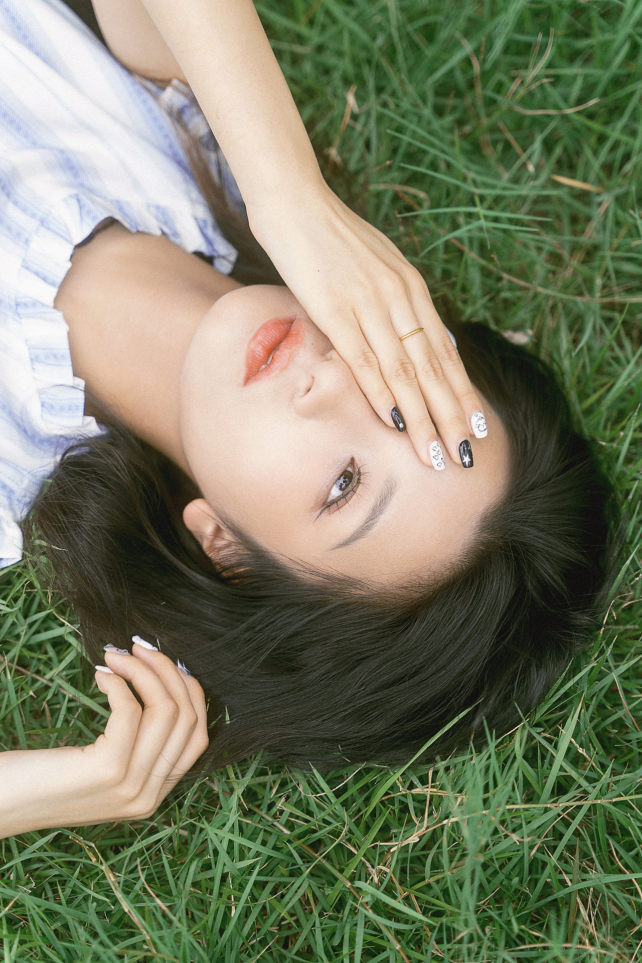 未雨绸缪☔️（图ZMzUwODAxNTY0） - 人像摄影 - 站酷设计师陈圆儿Sweet原创素材 - 站酷ZCOOL