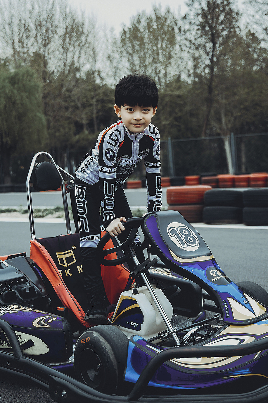 卡丁车《男孩》（图ZMzY1MTk1MTcy） - 人像摄影 - 站酷设计师Desbelle旅拍原创素材 - 站酷ZCOOL