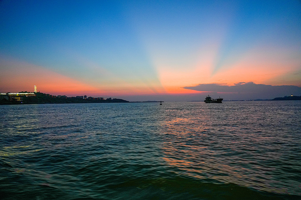 湄岛海上渡船晚霞风光（图ZMzE3OTUzNTc2） - 风光摄影 - 站酷设计师莲蓬蛙蛙原创素材 - 站酷ZCOOL
